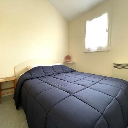 Maison T2 Mezzanine Avec Piscine, A 200m De La Mer, - Fr-1-224a-54